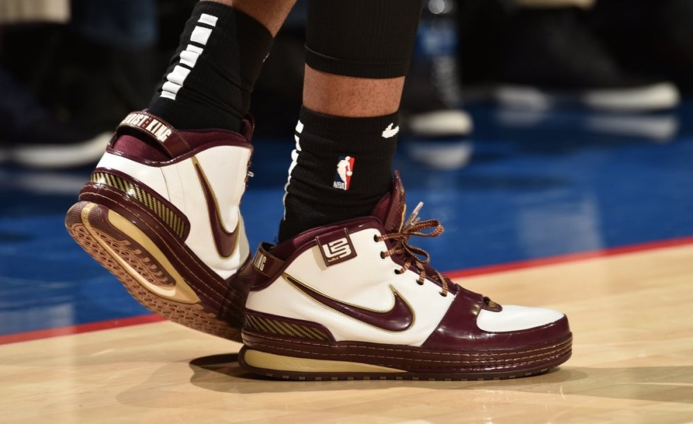 干哪去了？欧冠黄潜vs哥本哈根赛前播放欧联杯主题曲（赛前乌龙：欧冠黄潜战哥本哈根竟播放欧联杯主题曲）