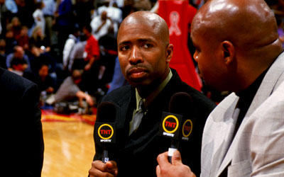 国际米兰牢牢占据榜首（国米稳居榜首）