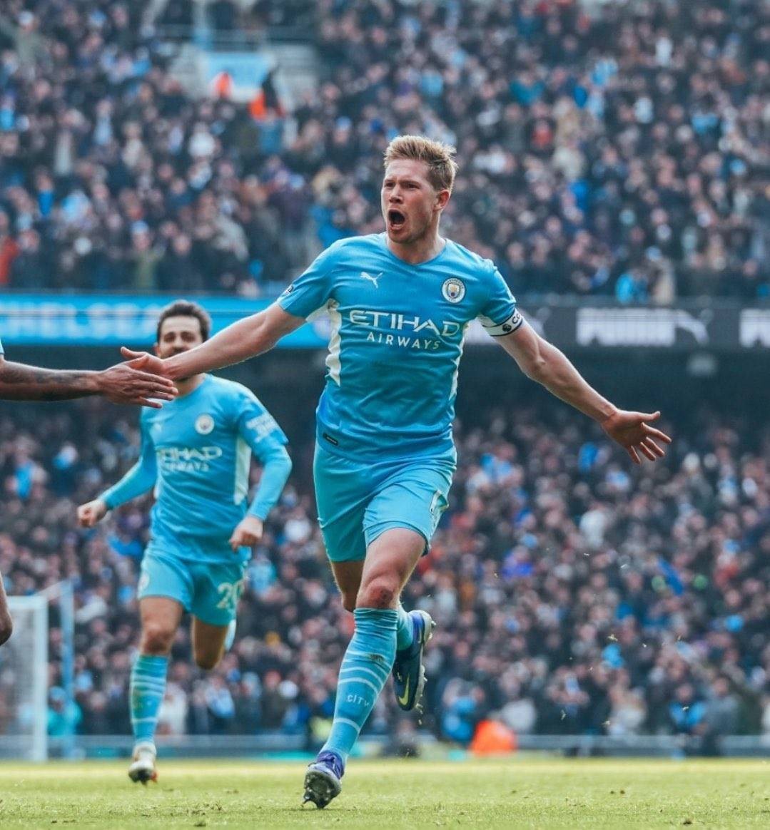 支持球队！欧文坐在场边观看独行侠对阵湖人的比赛（欧文现身场边，助威独行侠对阵湖人）