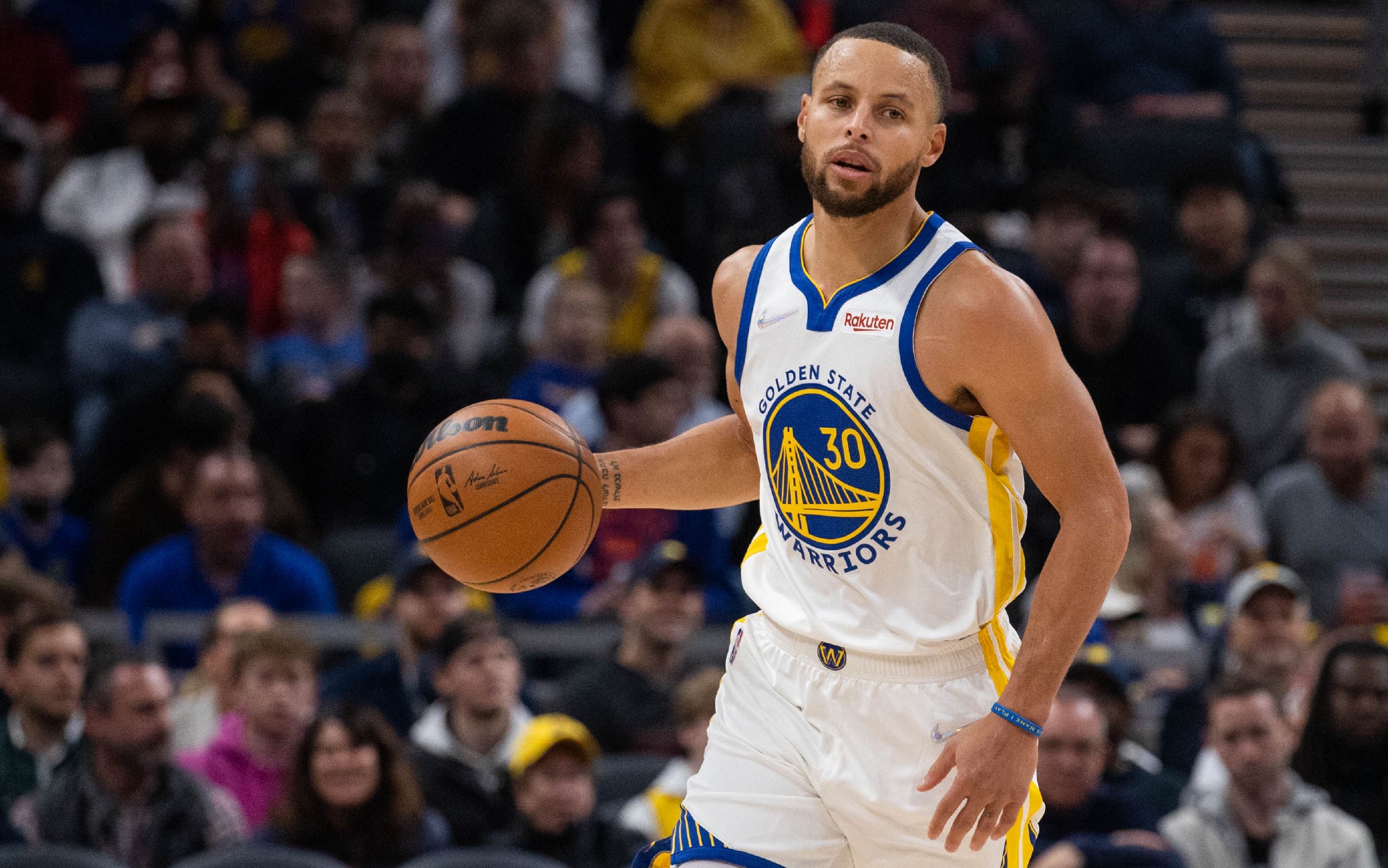 回到同一起跑线！约翰逊转身后仰压哨命中 浙江半场和福建打平（比分回到同一起点！约翰逊转身后仰压哨命中 浙江半场与福建战成平局）