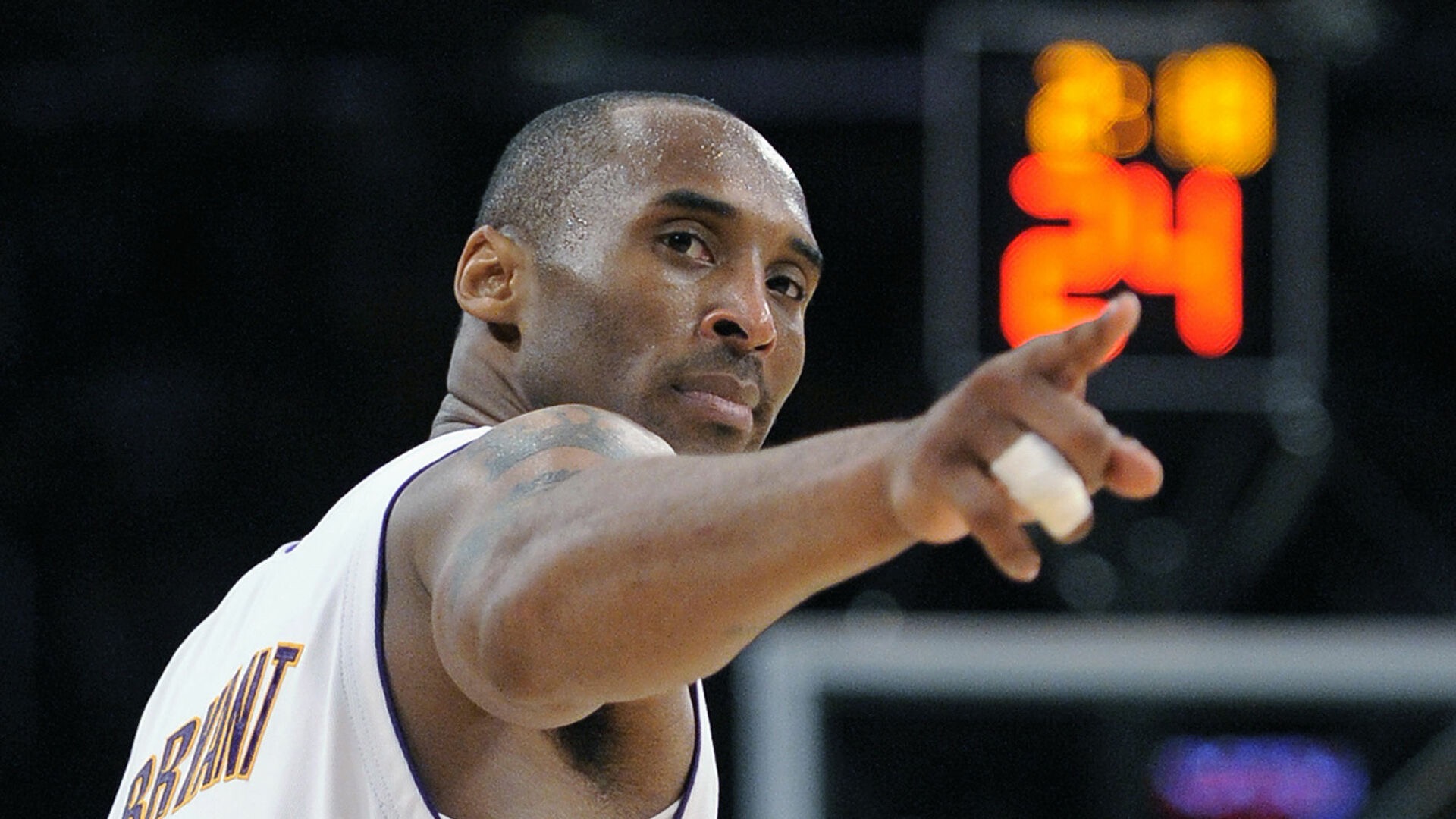 斯佩尔曼半场砍下12分，北京男篮领先多达36分（斯佩尔曼半场贡献12分，北京男篮最多领先36分）