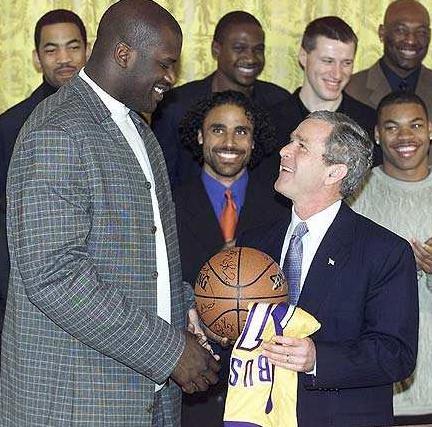 NBA季后赛展望：东部、西部对阵预测,（NBA季后赛前瞻：东西部对阵形势预测）