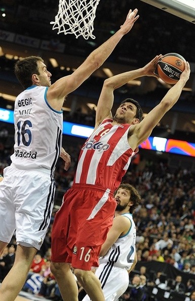 意甲前瞻：AC米兰联赛13轮不败，萨索洛近期火力出色（意甲前瞻：AC米兰联赛13场不败，萨索洛近来火力旺盛）