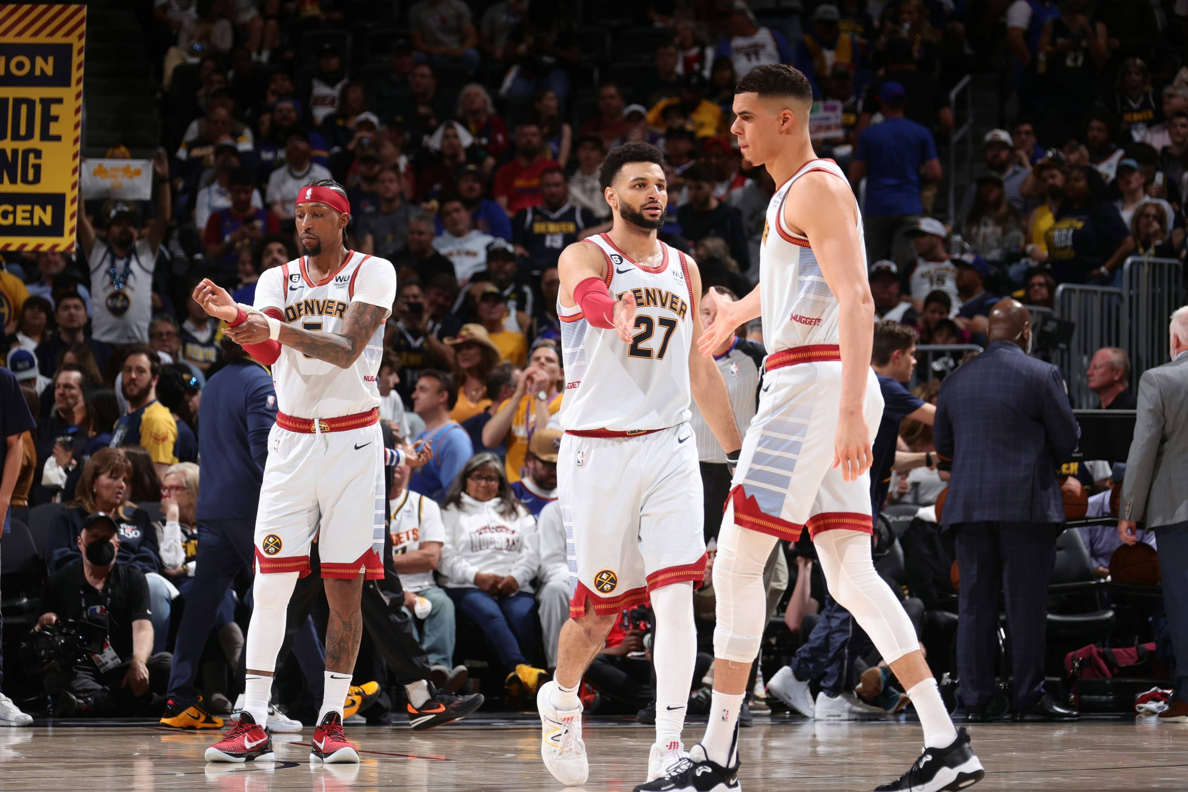 日职联战报：莱奥、知念庆破门，鹿岛鹿角2-1横滨FC（J联赛战报：莱奥、知念庆建功，鹿岛鹿角2-1力克横滨FC）