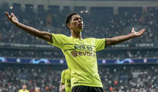 帕潘夸赞吉鲁：他不仅能进球还能防守，甚至还能客串门将（帕潘盛赞吉鲁：能进能防，还能客串门将）