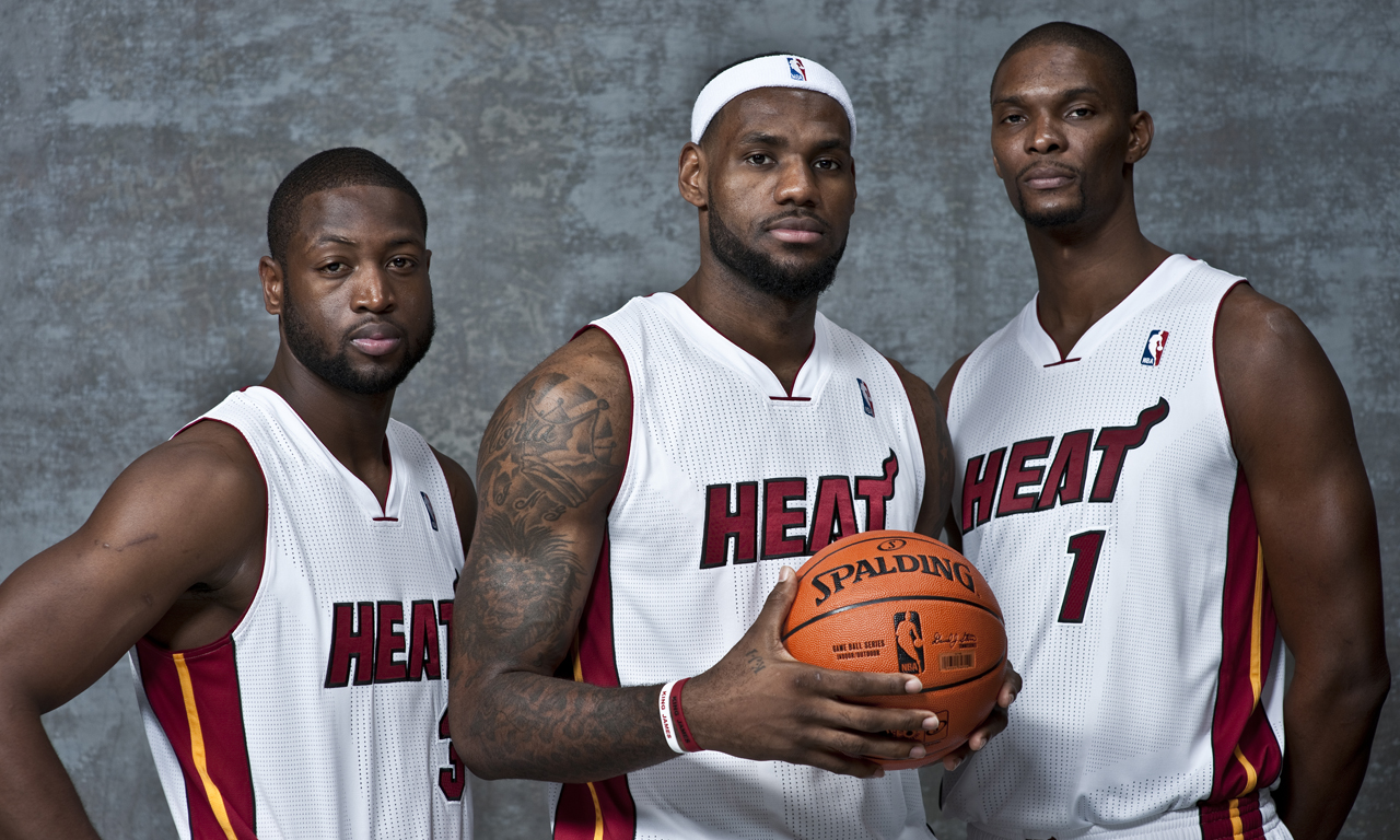 强队优势全无，弱队反而更冷静（强队优势尽失，弱队更加沉稳）