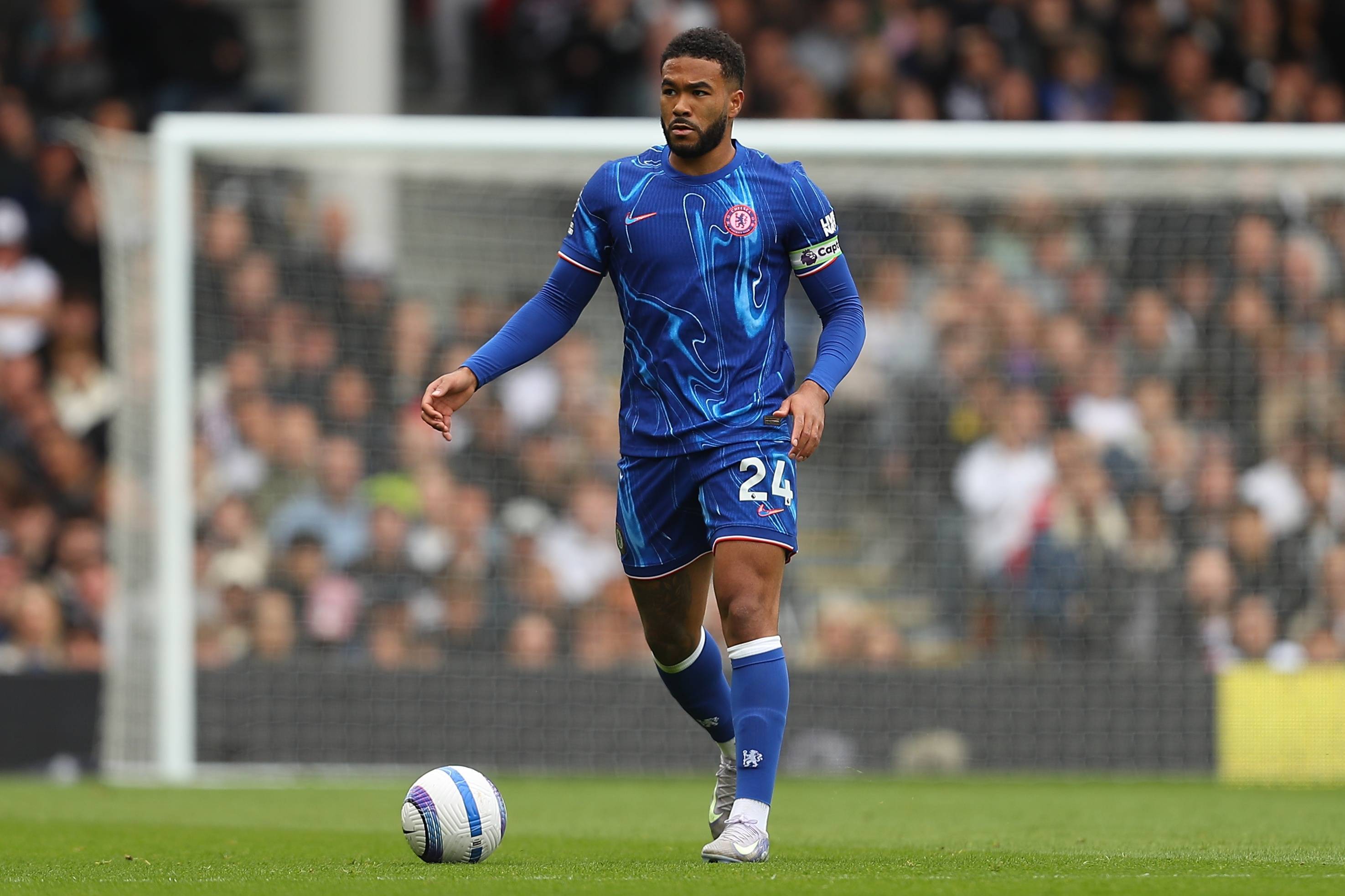 洛杉矶主帅：穆勒让温哥华队变更好，他是一名“现代10号”（洛杉矶主帅：穆勒令温哥华队更强，他是一位现代型10号位）