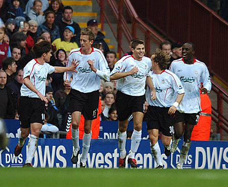 NBA半场：字母哥19分8篮板，雄鹿56-53领先步行者（NBA半场战报：字母哥19分8篮板，雄鹿以56-53暂领先步行者）