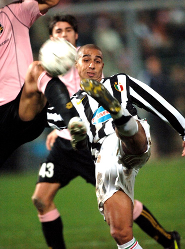 打破沉默！尼斯主席、英力士体育总裁公开谴责尼斯极端球迷（尼斯主席携英力士体育总裁公开发声，严厉斥责极端球迷）