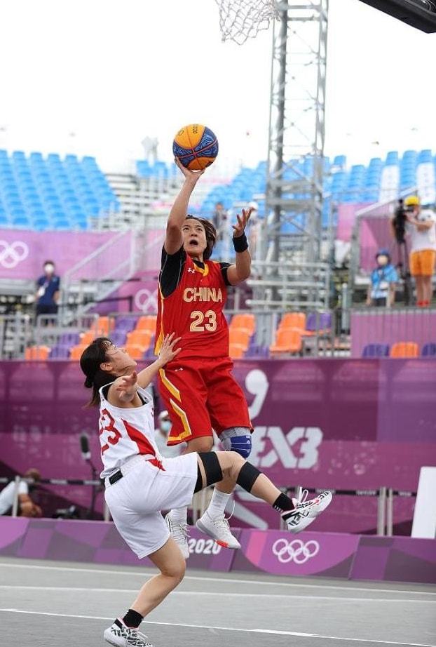 记者：球员间有梅西和德保罗这般挚友很棒，球队间有就很怪了（记者：梅西-德保罗式挚友放在球员间很美好，放到球队间就显得怪了）