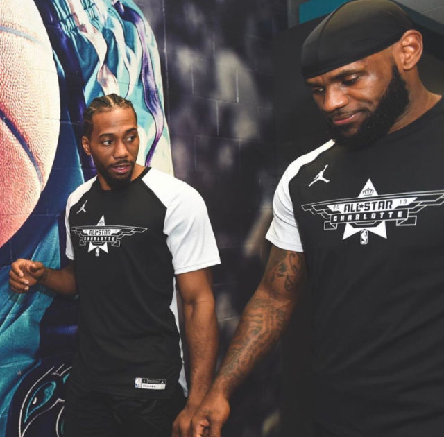 跟队：米兰双雄在为新球场找命名商，目标带来每年超2000万欧收入（队记：米兰双雄为新球场寻冠名合作，目标年收逾2000万欧元）