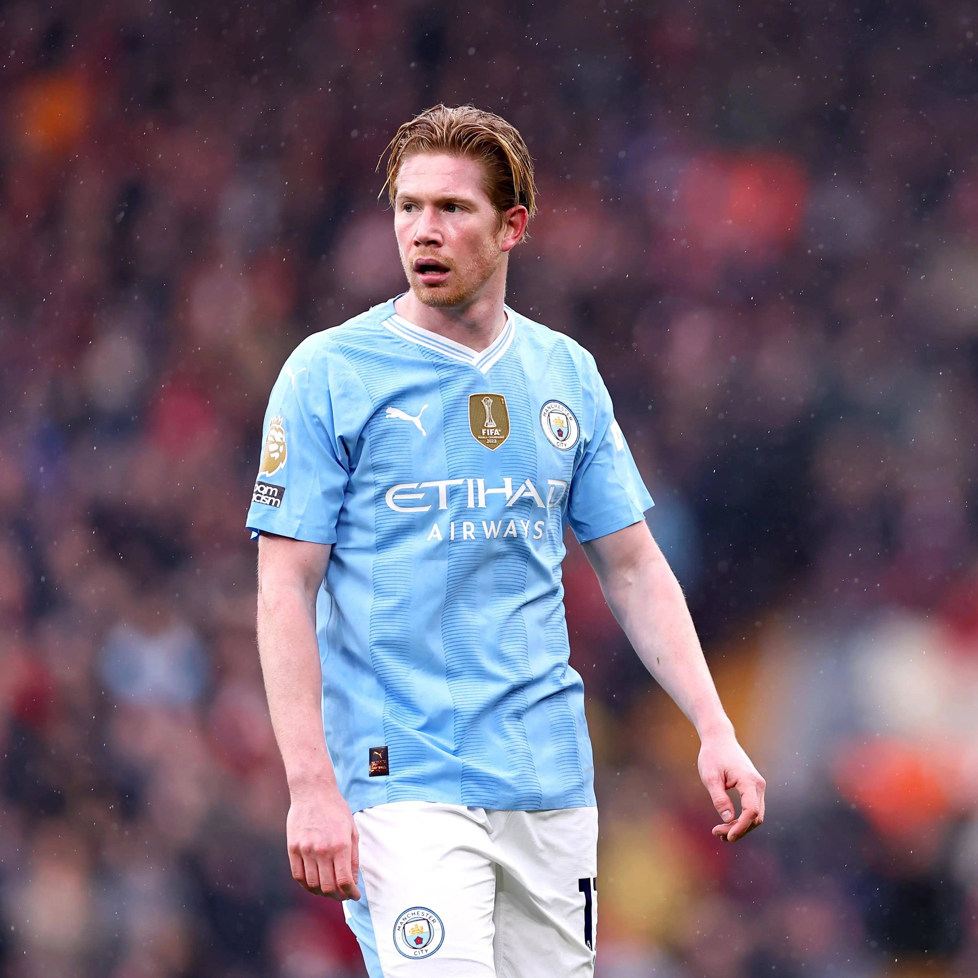 唐斯半场表现抢眼，7中4贡献10分9板（唐斯半场火力十足，7投4中砍下10分9篮板）