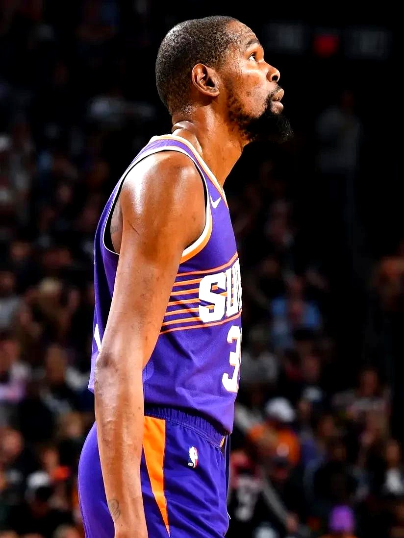 阿奇姆彭遭成都球迷种族歧视，队长王上源发文声援（阿奇姆彭遭遇成都球迷种族歧视，队长王上源发声力挺）