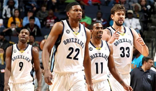 塞维主席：大胜巴萨时感觉球队已达到巅峰，结果转头三连败了（塞维利亚主席：狂胜巴萨时以为已登顶，随后却遭遇三连败）