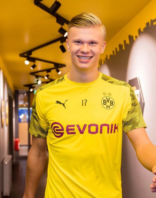 红黑之心，代代相传❤️🖤（红黑信仰，薪火相传❤️🖤）