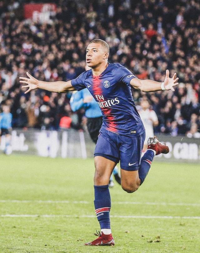 安东尼奥：调整阵容是为了给队员更多机会，同时保证球员健康（安东尼奥：通过调整阵容为球员创造更多机会，并确保健康）