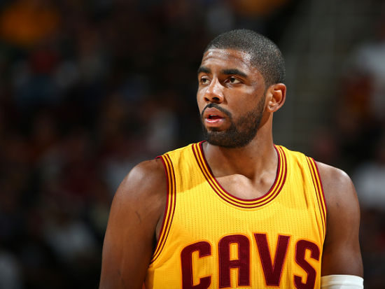 英超半场：卡什禁区后点抽射破门，维拉暂1-0阿森纳（英超半场：卡什后点抽射得手，维拉暂以1-0领先阿森纳）