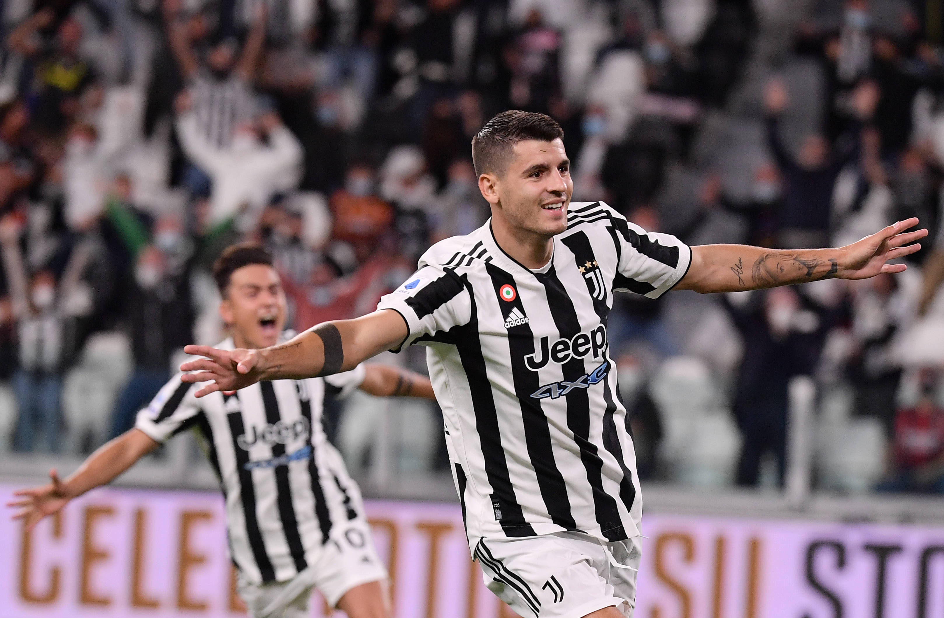 攻防一体！青岛外援米奇半场贡献15分6板4帽（攻守兼备！青岛外援米奇半场15分6篮板4封盖）