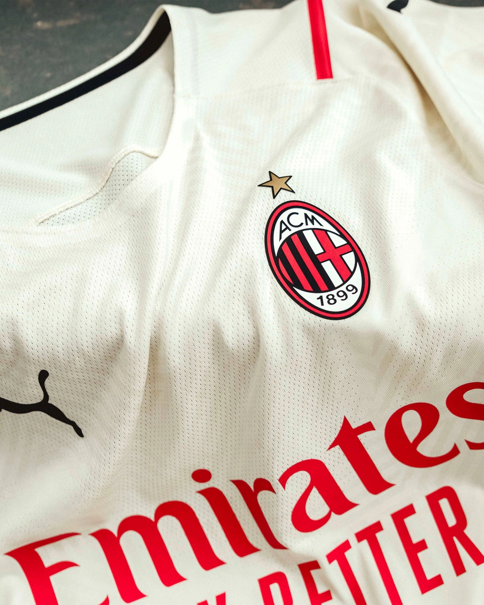 欧冠战报：库杜斯、西蒙斯点射，热刺3-0布拉格斯拉维亚（欧冠简讯：库杜斯、西蒙斯先后点球建功，热刺3比0完胜布拉格斯拉维亚）