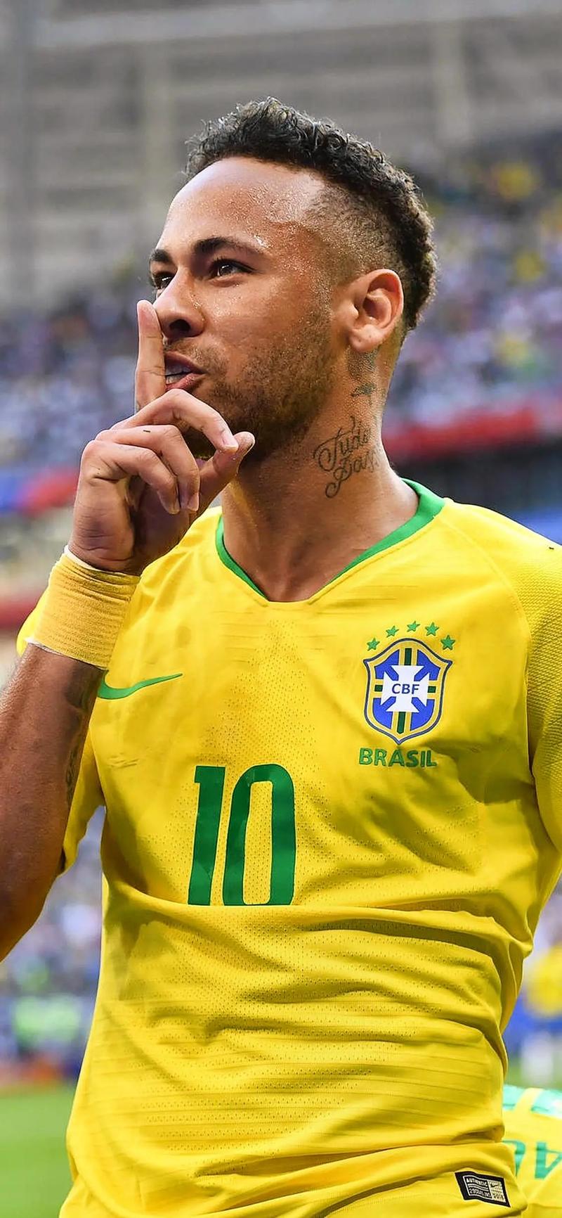 巴萨vs贝蒂斯首发：安东尼PK亚马尔，拉师傅、佩德里先发（巴萨vs贝蒂斯首发出炉：亚马尔对决安东尼，佩德里与拉师傅同列先发）